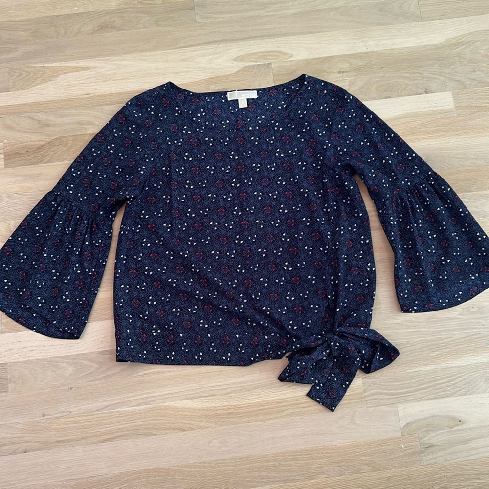 Navy blouse with heart prints